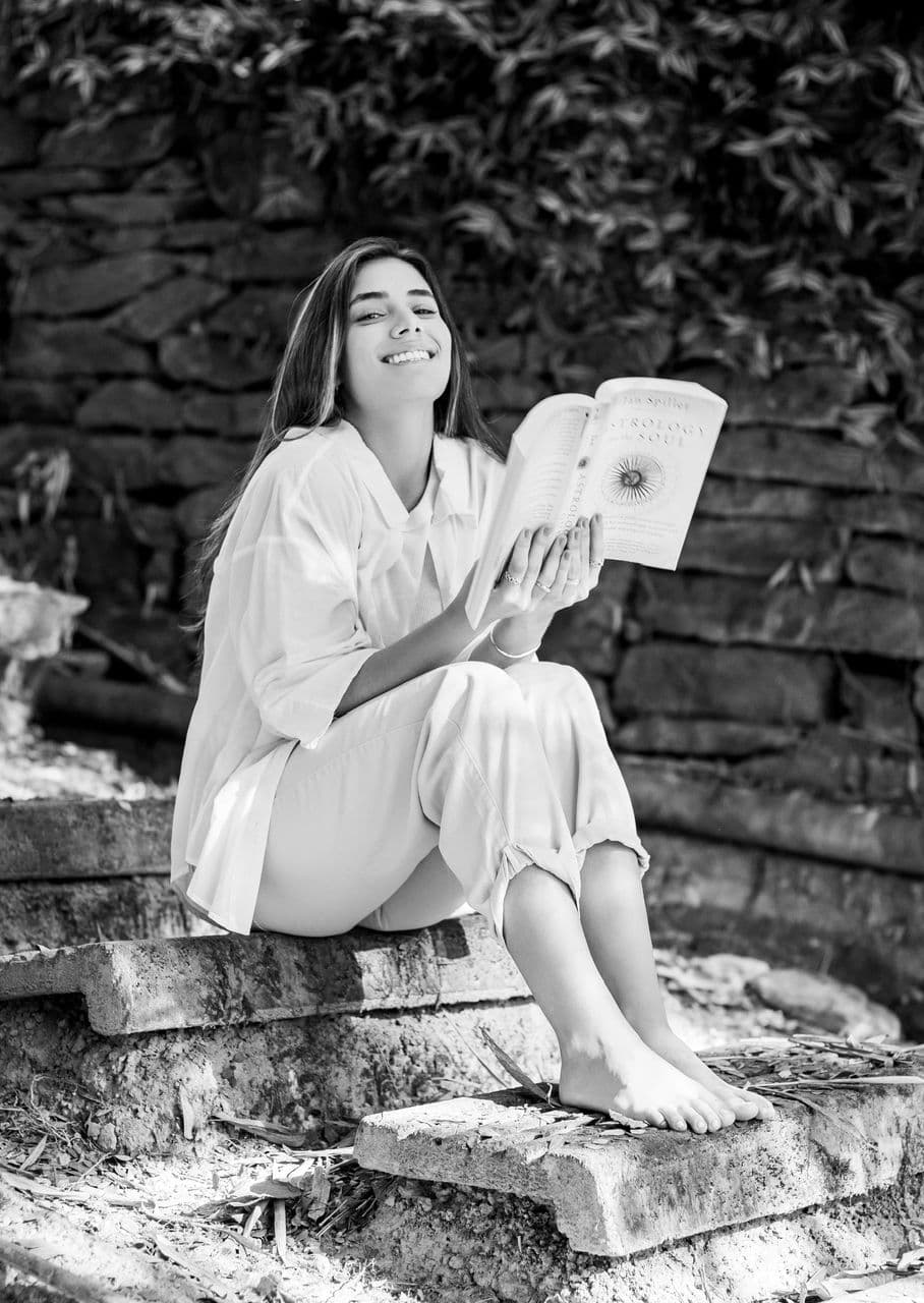 Lady Luna — Camila